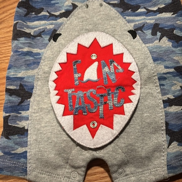 Mudpie 6-9 months baby shark one piece shark shorts and short sleeve outfit - Picture 2 of 4